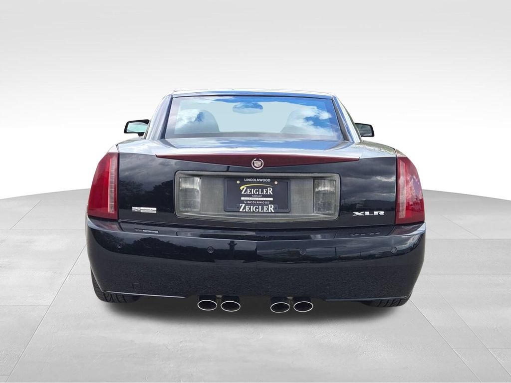 Used 2007 Cadillac XLR RWD image 9