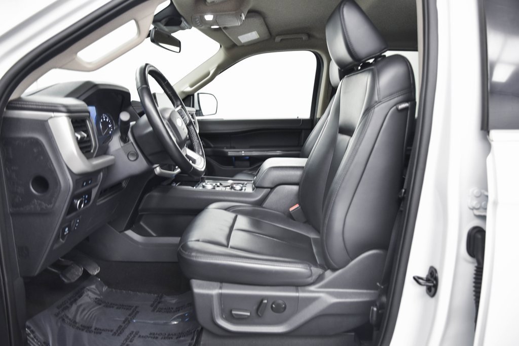 Used 2024 Ford Expedition XLT image 11