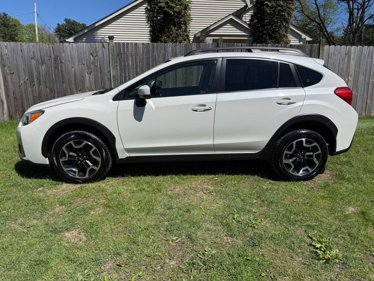 Used 2016 Subaru Crosstrek 2.0i Premium AWD/4WD image 1
