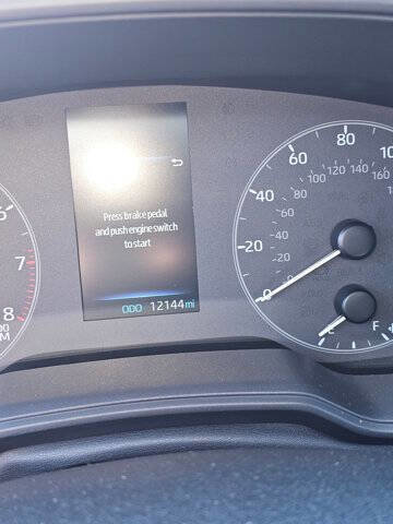 Used 2024 Toyota Corolla Cross LE image 7