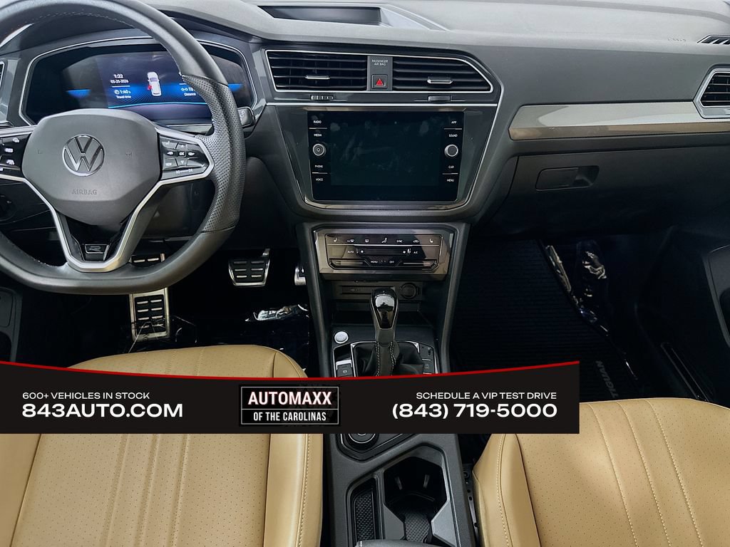 Used 2024 Volkswagen Tiguan SE R-Line AWD/4WD image 18