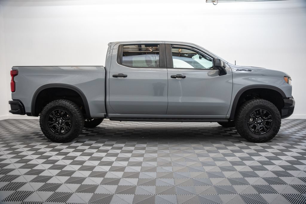 Used 2024 Chevrolet Silverado 1500 ZR2 w/ Technology Package AWD/4WD image 4
