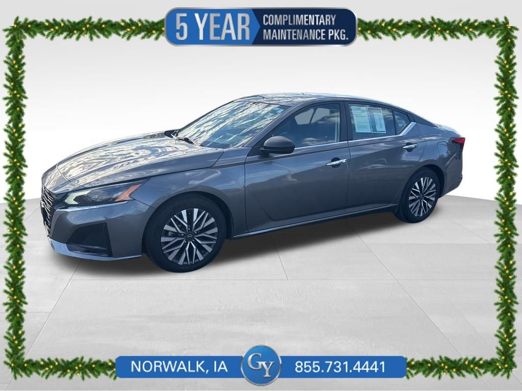 Used 2024 Nissan Altima 2.5 SV image 1