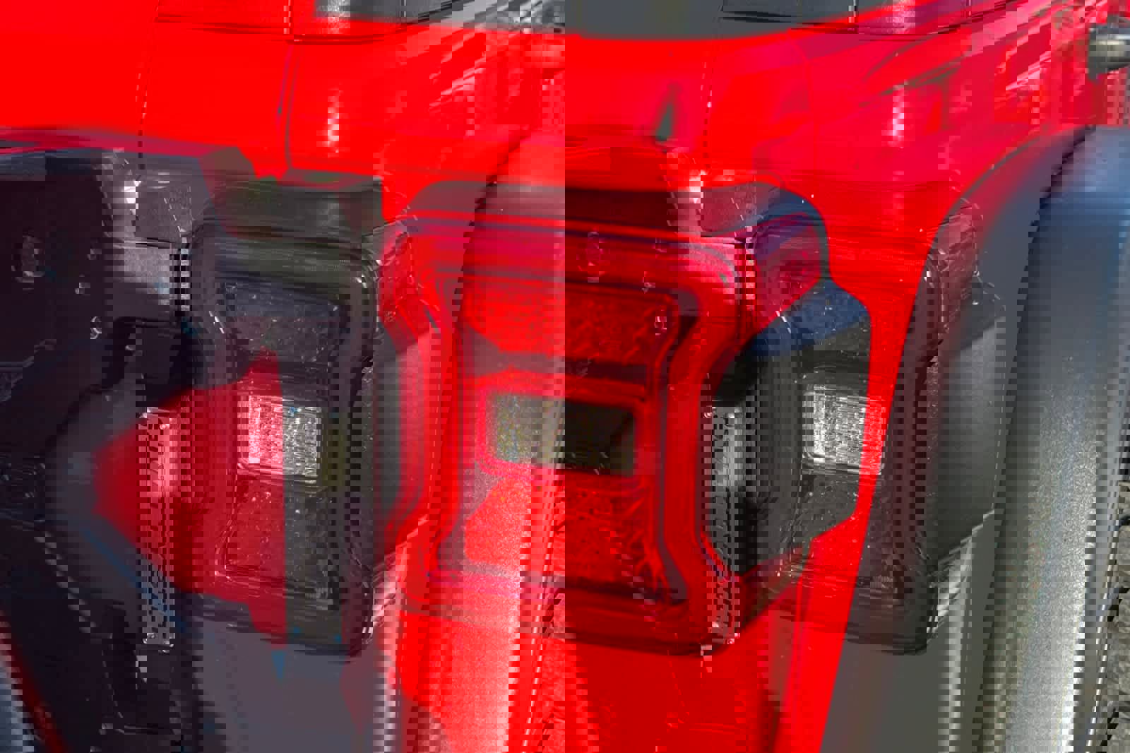 Used 2018 Jeep Wrangler Unlimited Rubicon w/ Steel Bumper Group image 16