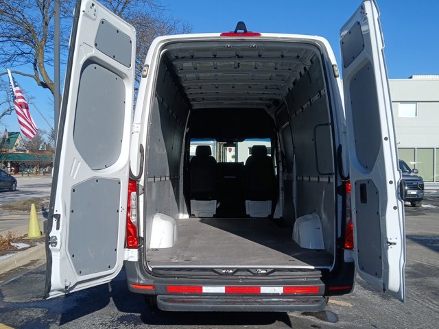 Used 2024 Mercedes-Benz Sprinter 2500 image 22