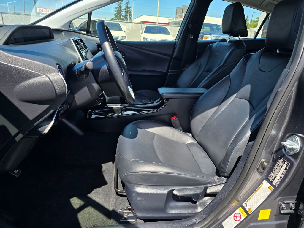 Used 2017 Toyota Prius Three Touring FWD image 21