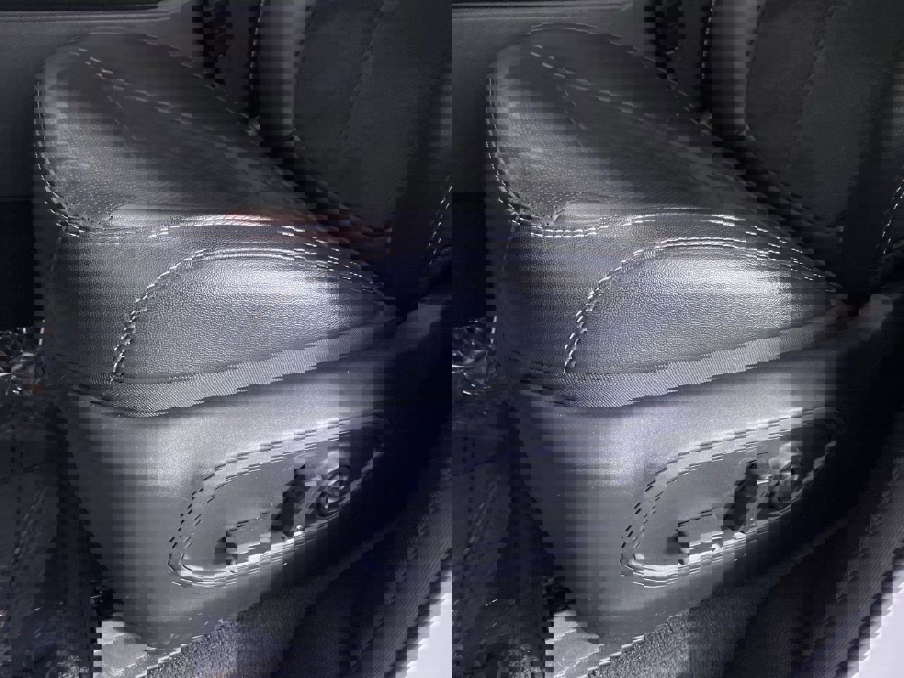 Used 2023 Jeep Grand Cherokee Altitude image 9