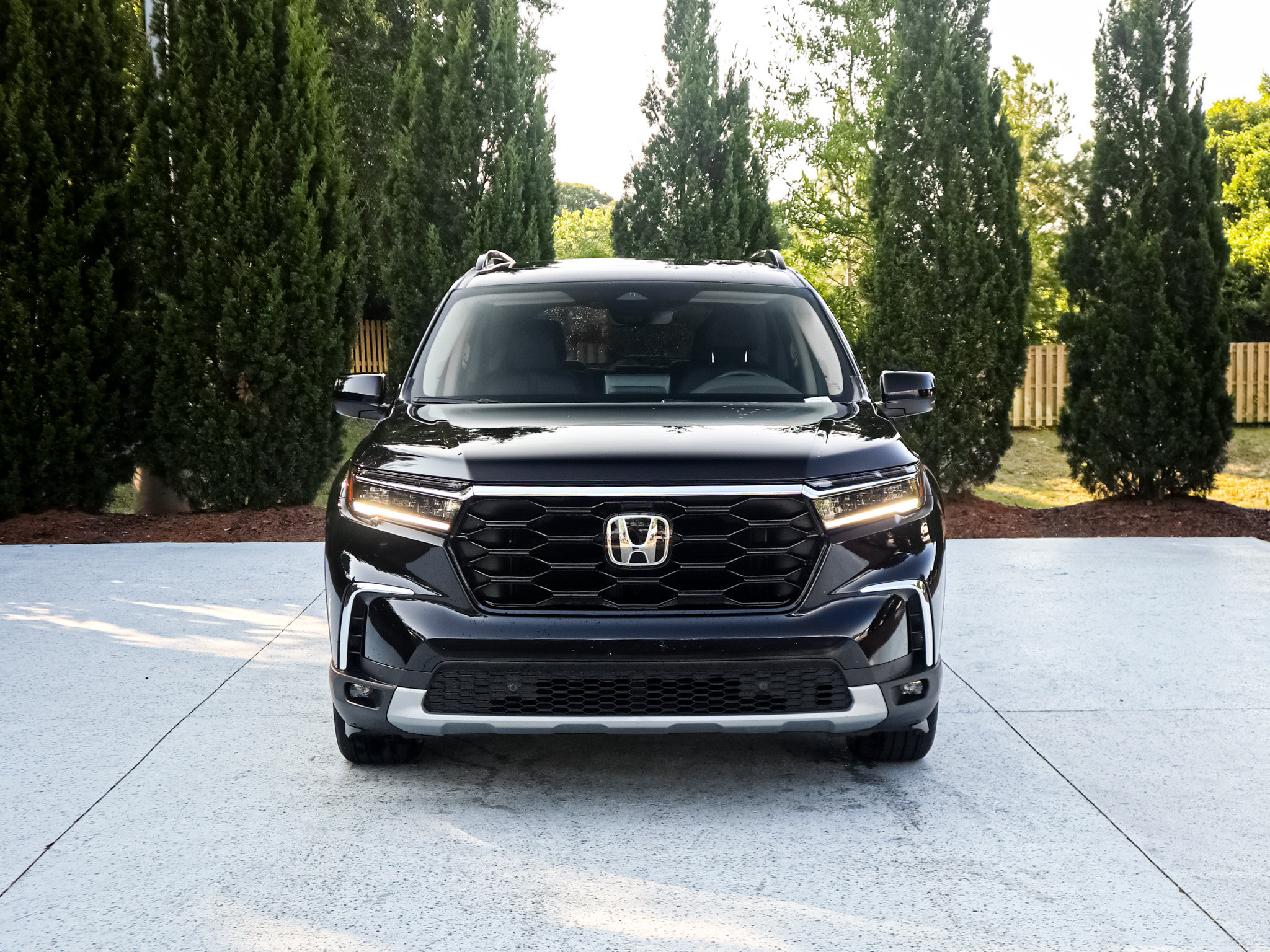 Used 2025 Honda Pilot Touring image 3