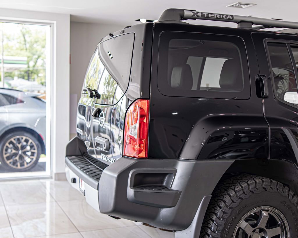 Used 2015 Nissan Xterra PRO-4X w/ Pro-4x Leather Package AWD/4WD image 12