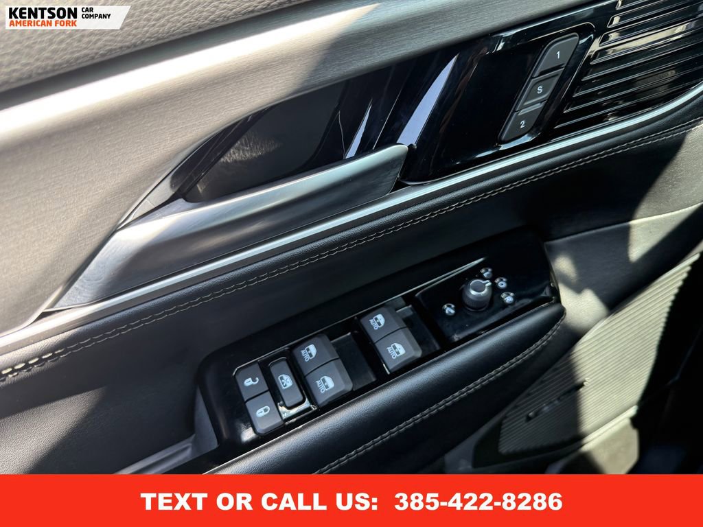 Used 2025 Jeep Wagoneer L Series III image 23