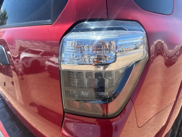 Used 2015 Toyota 4Runner Trail Premium w/ Four Season Floor Mat Package AWD/4WD image 7