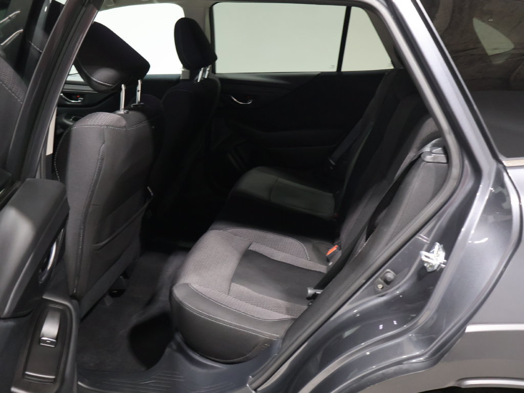 Used 2025 Subaru Outback Premium AWD/4WD image 16