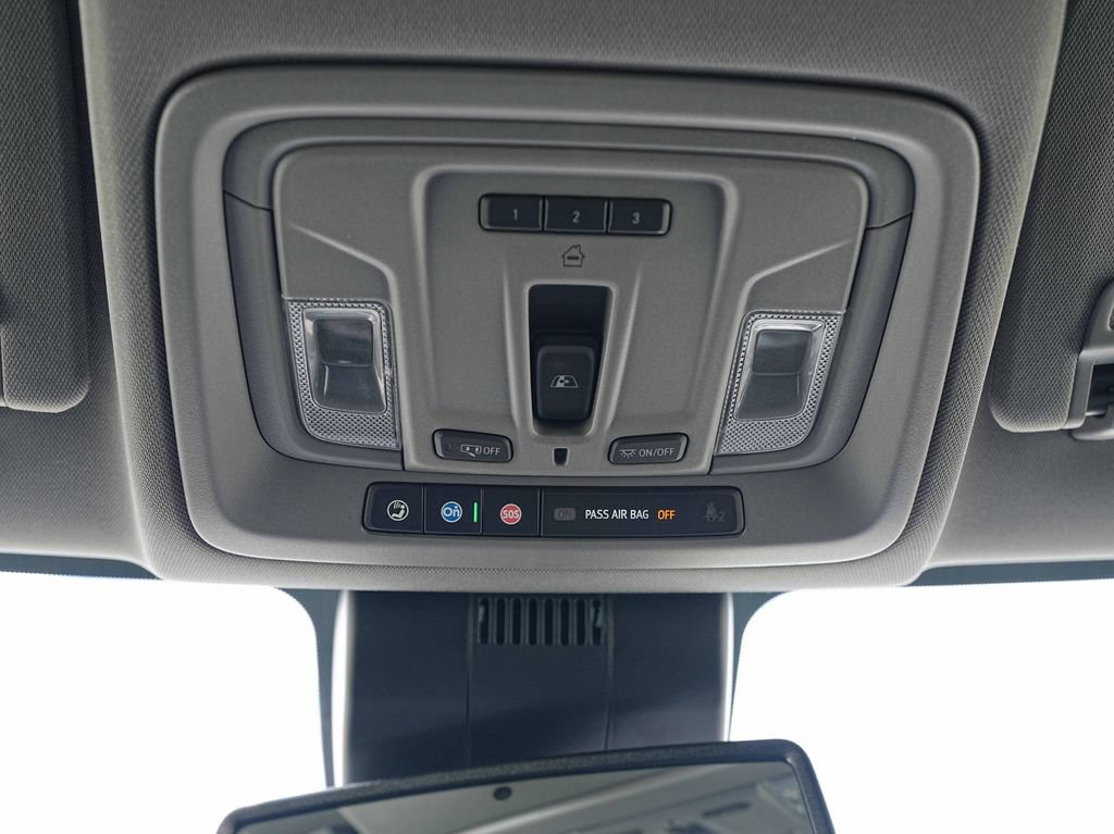 Used 2022 Chevrolet Silverado 1500 LTZ AWD/4WD image 39