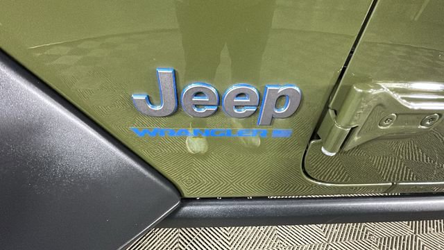 Used 2023 Jeep Wrangler Unlimited w/ 8.4" Radio Group AWD/4WD image 10