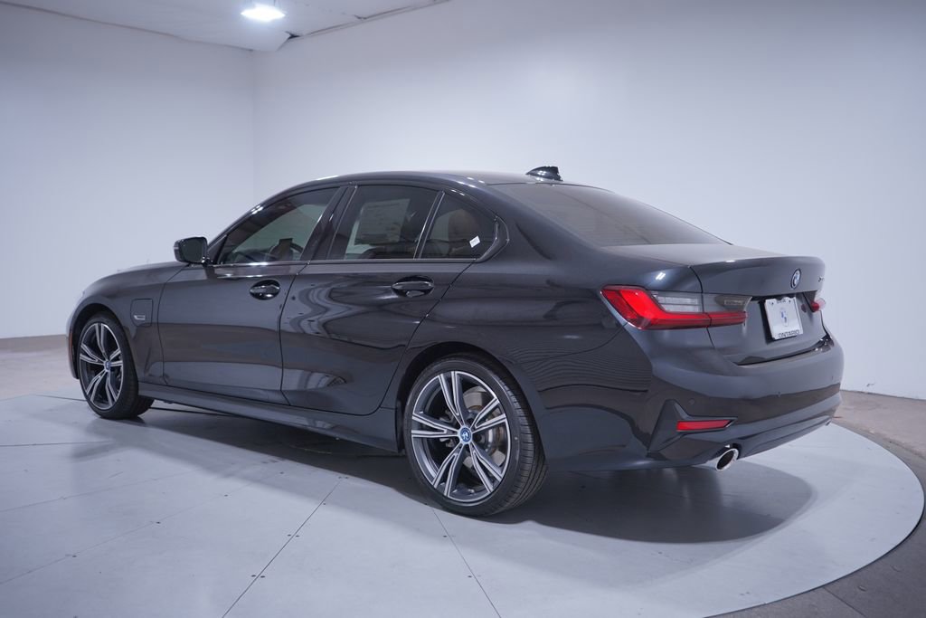 Used 2022 BMW 330e w/ Premium Package image 3