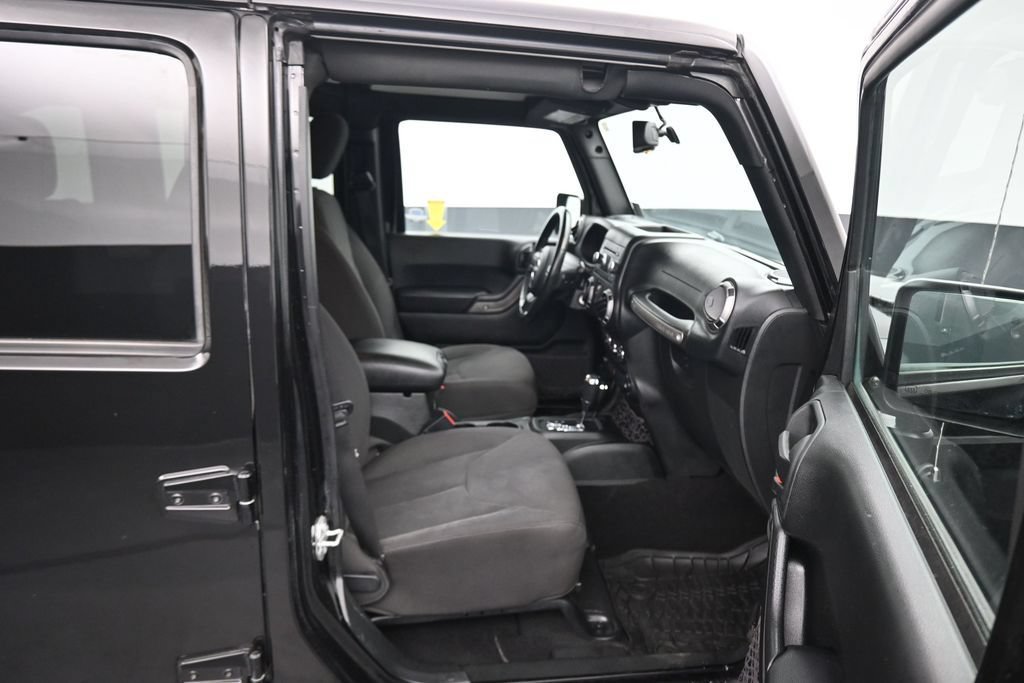 Used 2017 Jeep Wrangler Unlimited Sport w/ Quick Order Package 24S AWD/4WD image 31