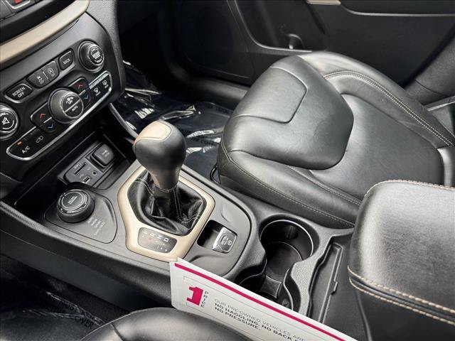 Used 2018 Jeep Cherokee Limited AWD/4WD image 17