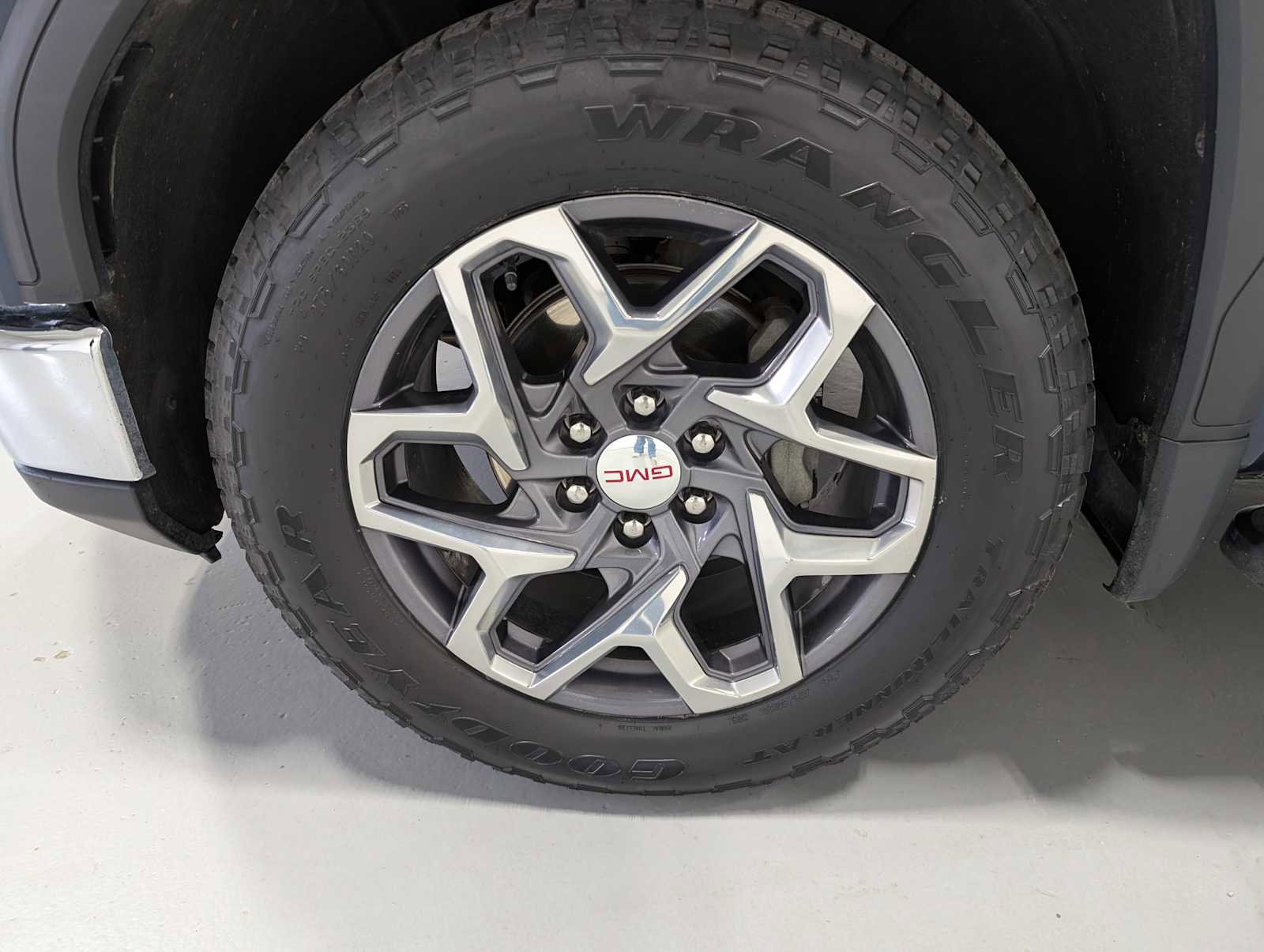 Certified 2022 GMC Sierra 1500 SLT AWD/4WD image 3