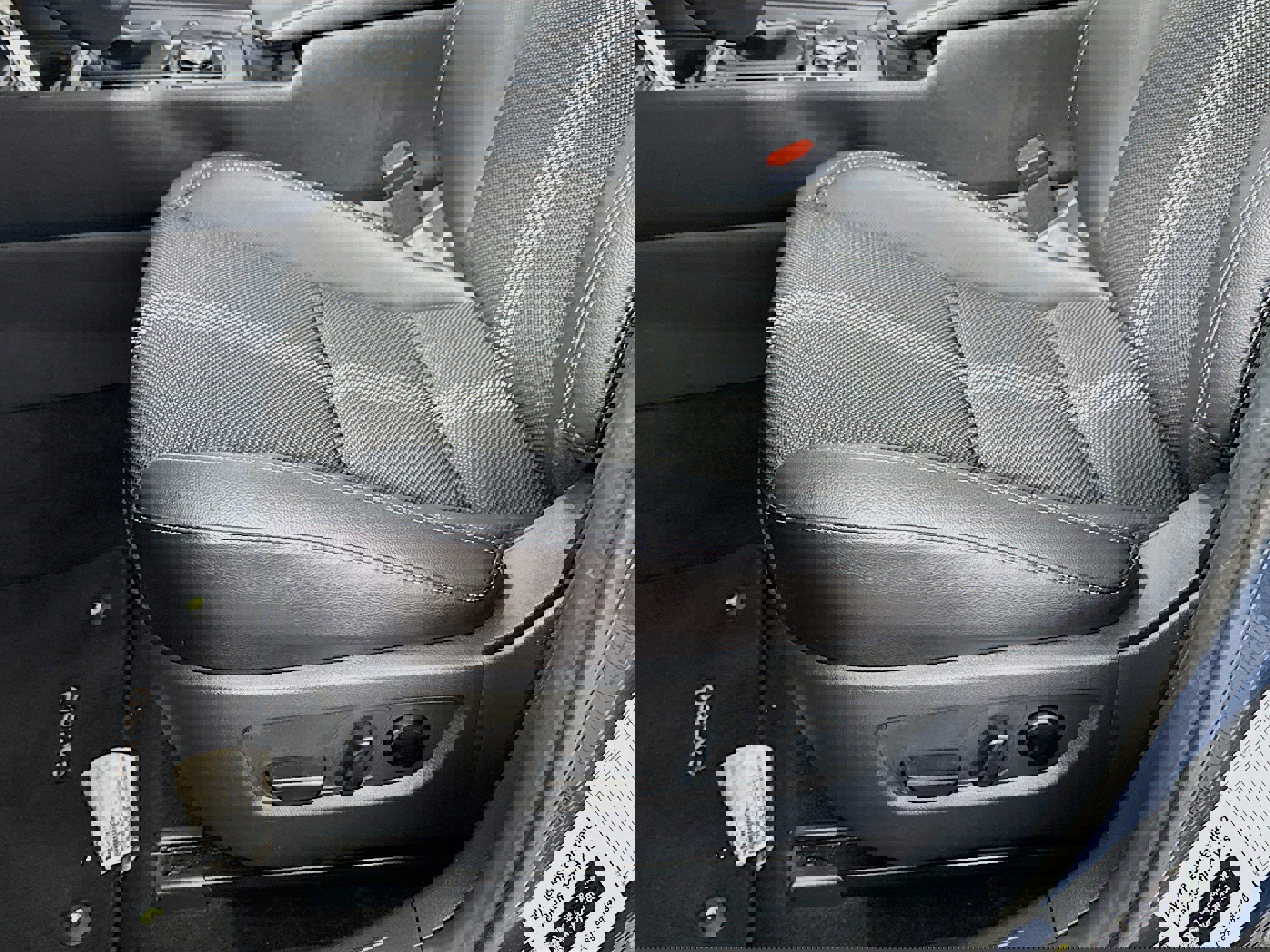 Used 2025 MAZDA CX-50 AWD 2.5 S w/ Premium Package image 23