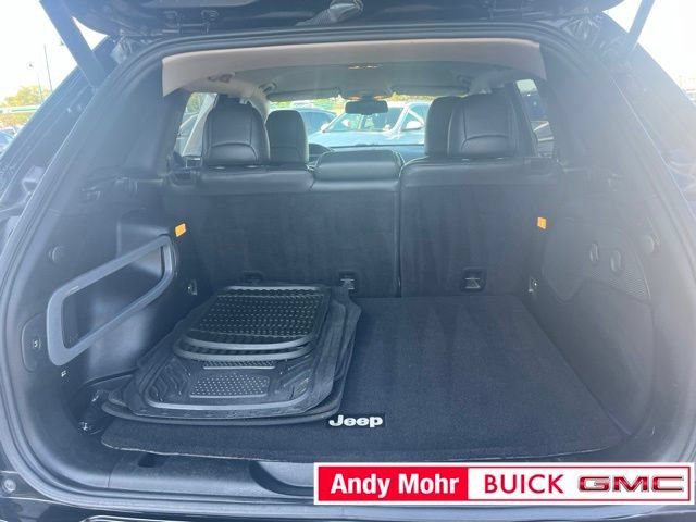 Used 2018 Jeep Cherokee Overland AWD/4WD image 12