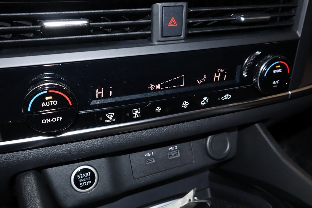 Certified 2023 Nissan Rogue SV image 33