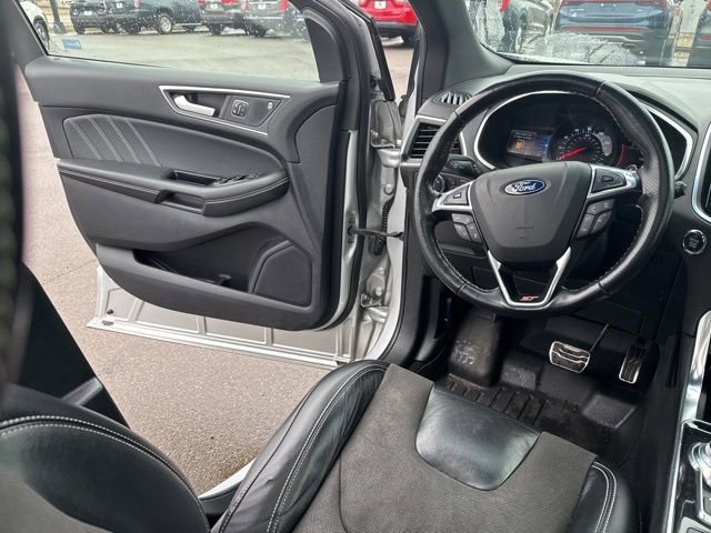 Used 2019 Ford Edge ST w/ Equipment Group 401A image 17