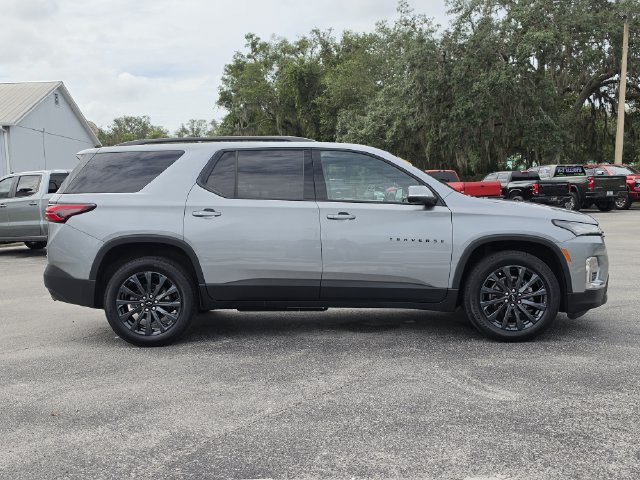 Certified 2023 Chevrolet Traverse RS FWD image 3