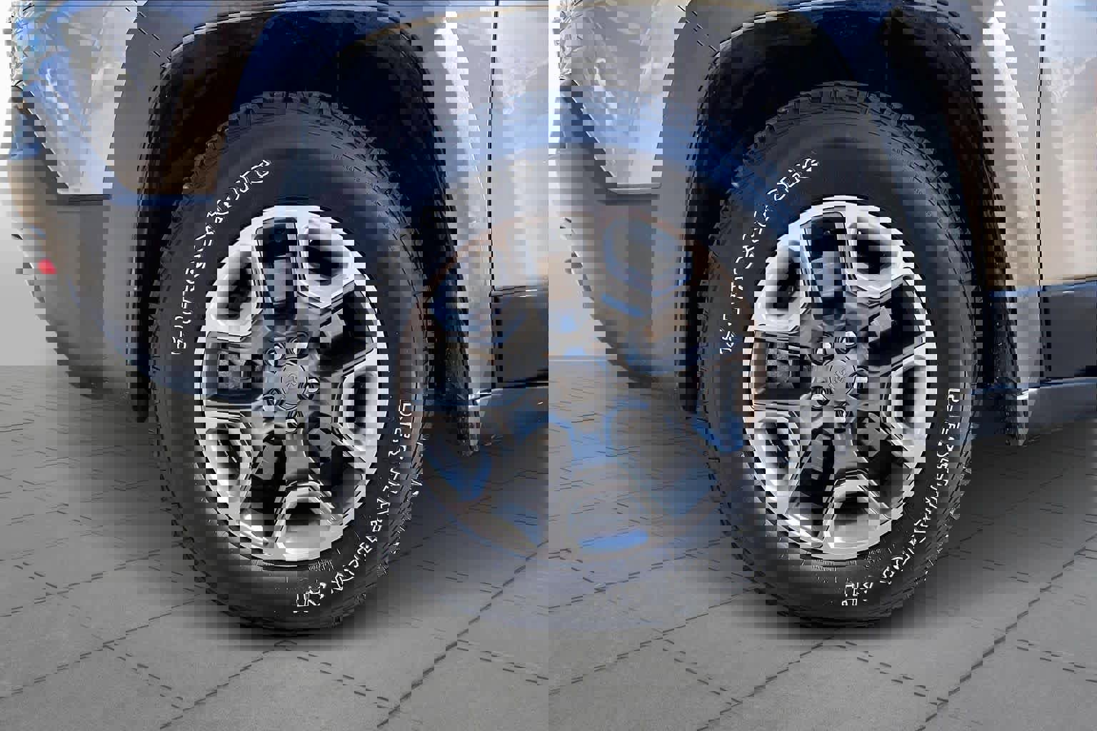 Used 2019 Jeep Cherokee Trailhawk image 11