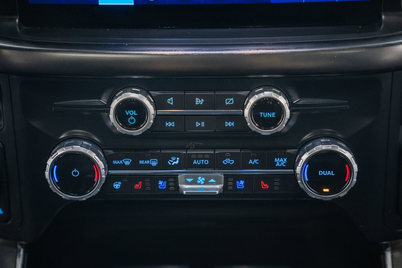 Certified 2023 Ford F150 Lariat w/ Equipment Group 502A High image 25