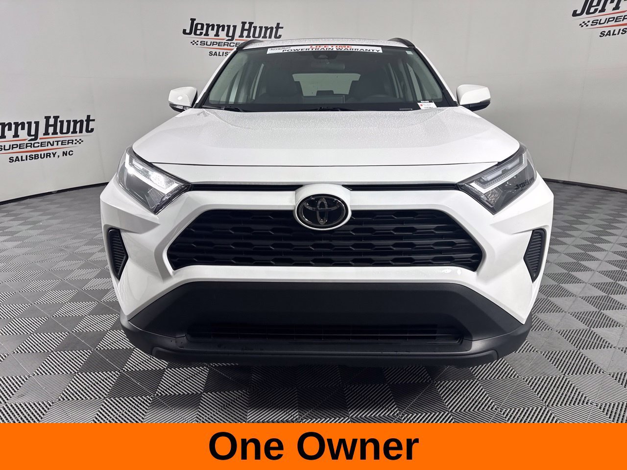 Used 2025 Toyota RAV4 XLE w/ Convenience Package FWD image 4
