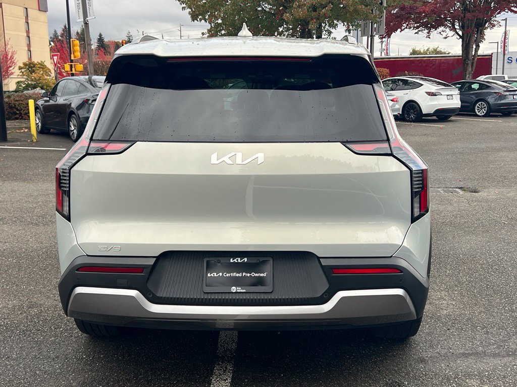 Used 2024 Kia EV9 Wind AWD/4WD image 10
