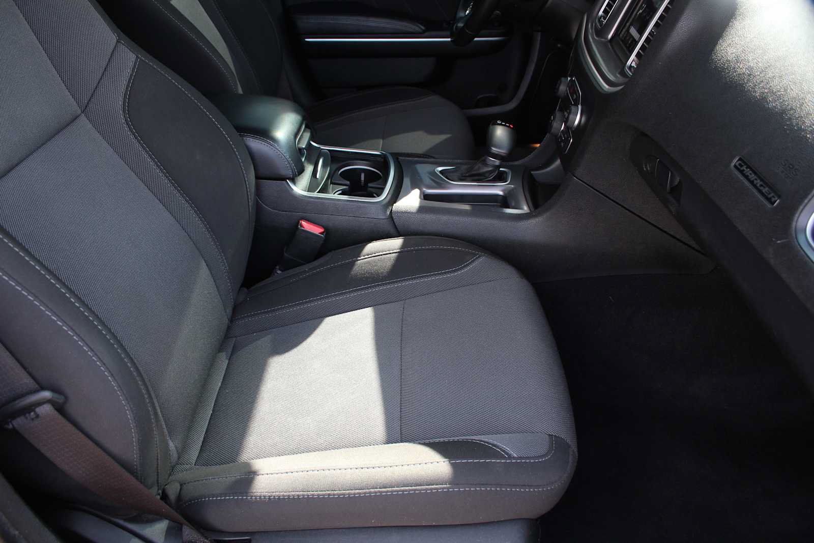 Used 2022 Dodge Charger SXT RWD image 16