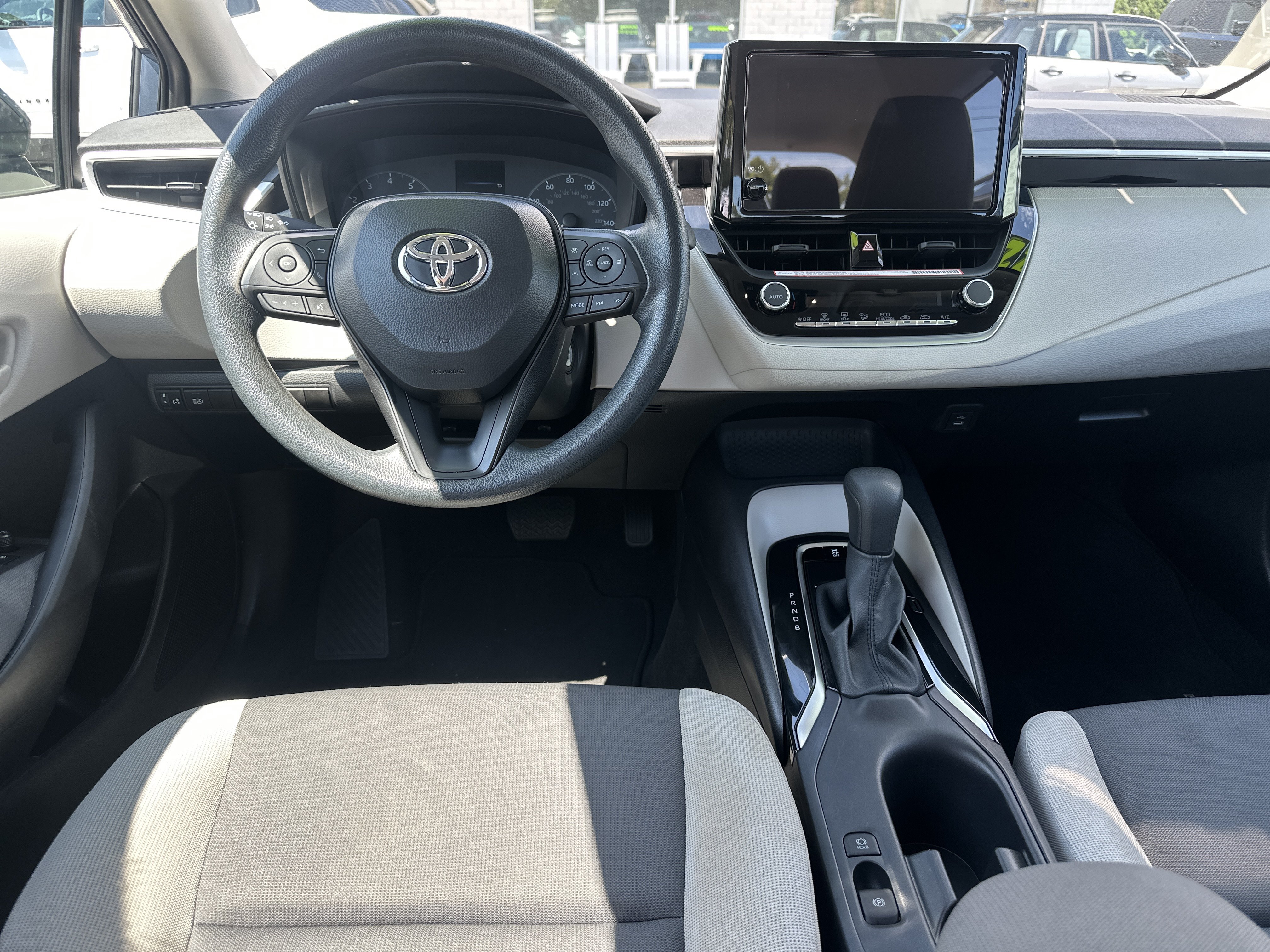Used 2025 Toyota Corolla LE FWD image 15
