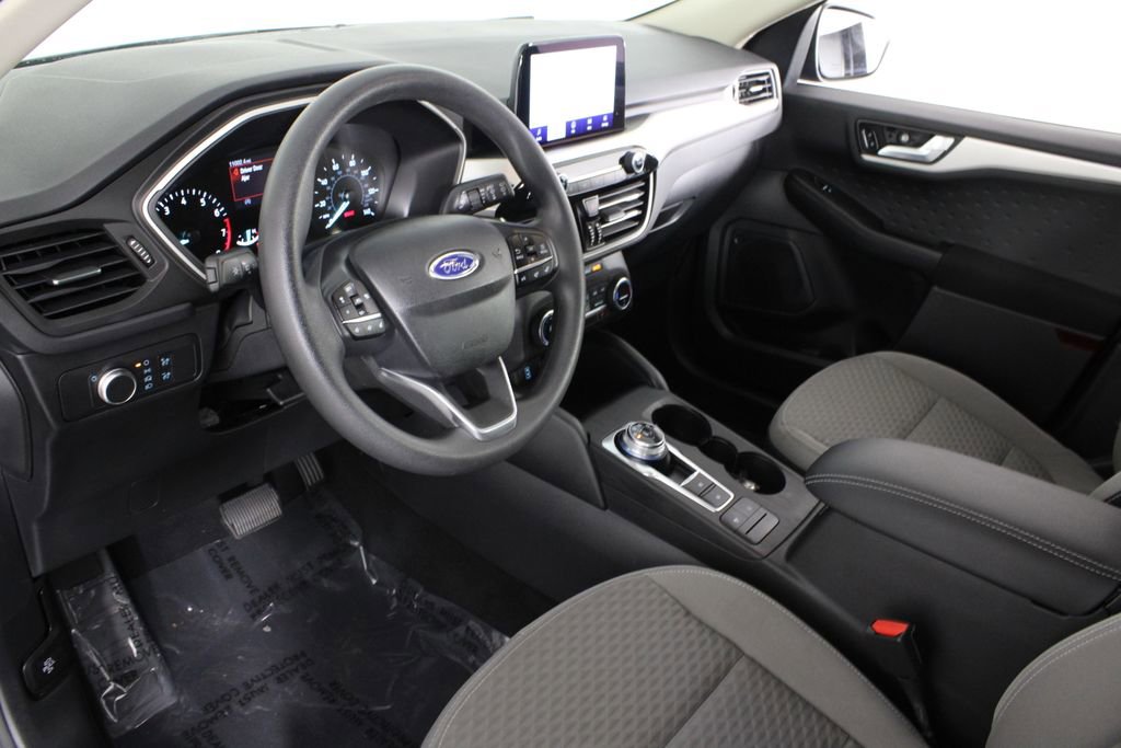 Used 2020 Ford Escape SE image 18