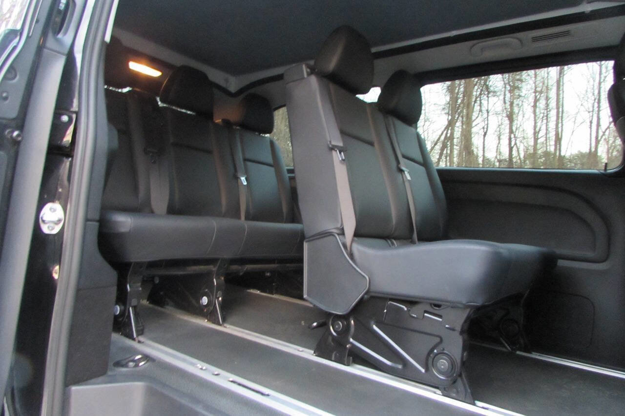 Used 2018 Mercedes-Benz Metris Passenger image 31