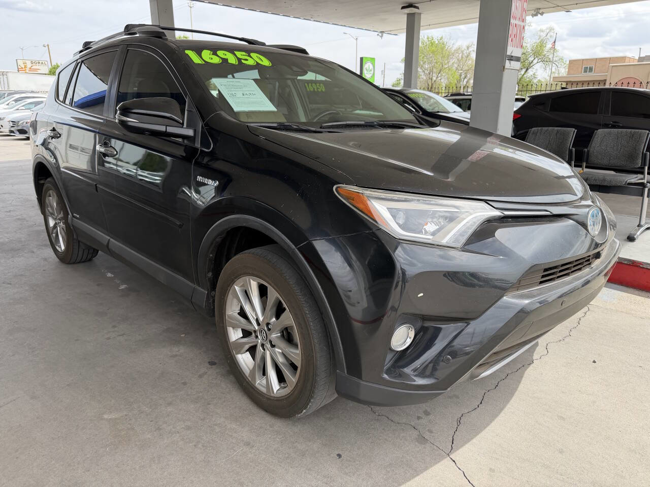 Used 2018 Toyota RAV4 Limited w/ Advanced Technology Package image 2