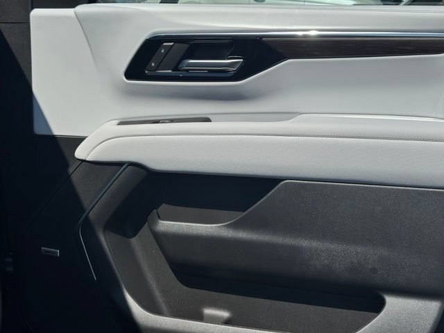 New 2026 Chevrolet Suburban Premier AWD/4WD image 27