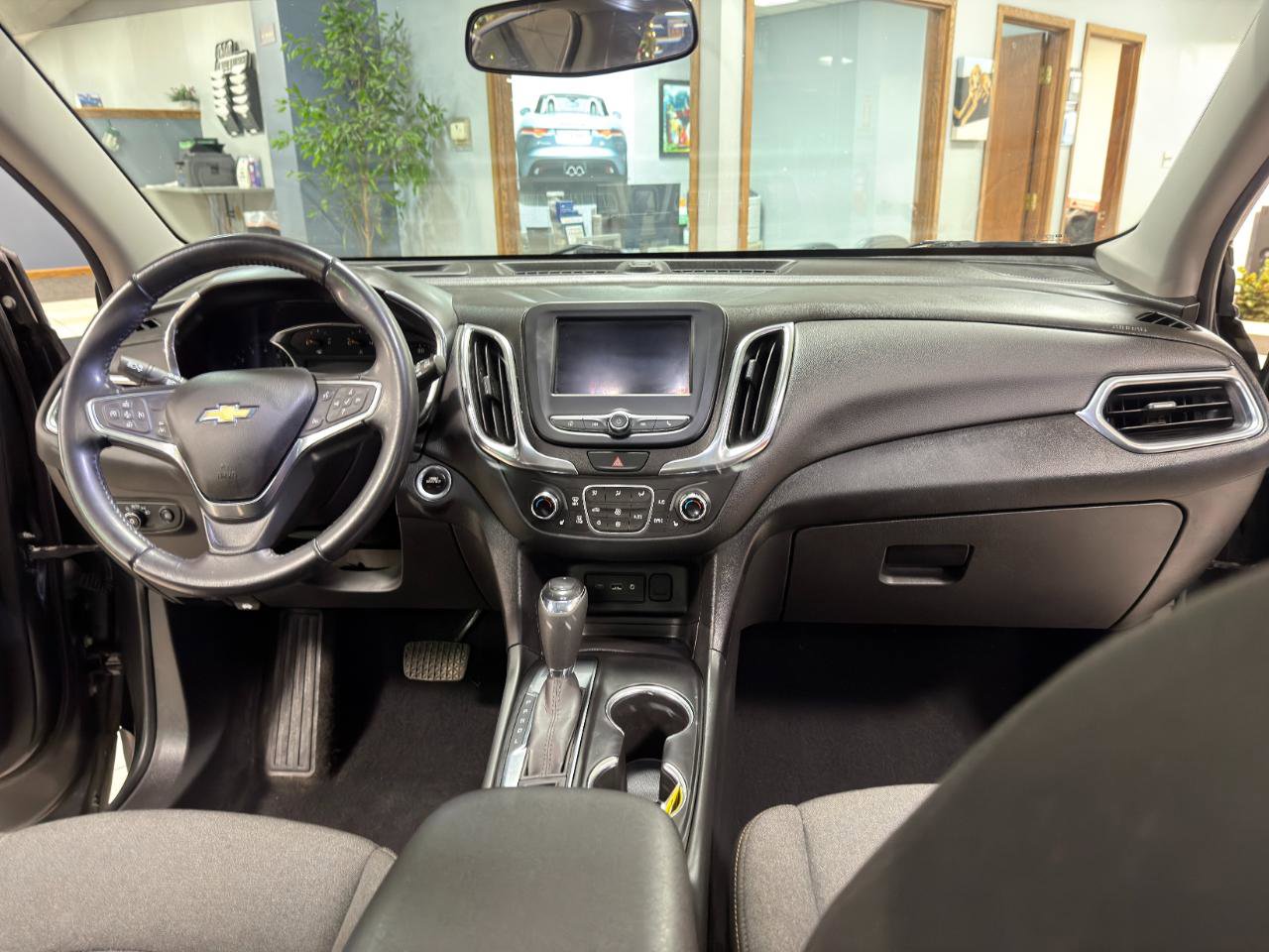 Used 2020 Chevrolet Equinox LT FWD image 30