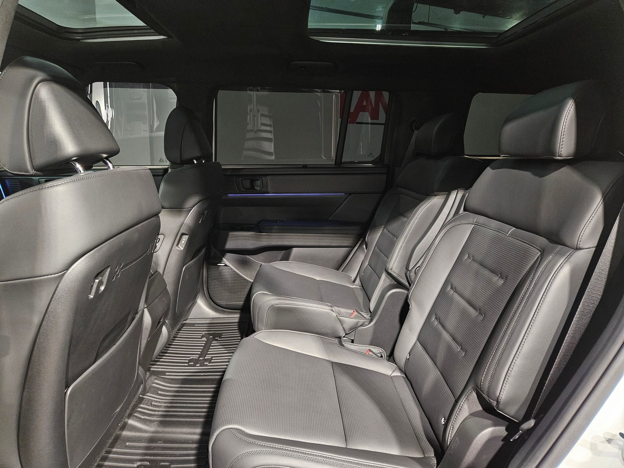 Used 2025 Hyundai Santa Fe Calligraphy image 37