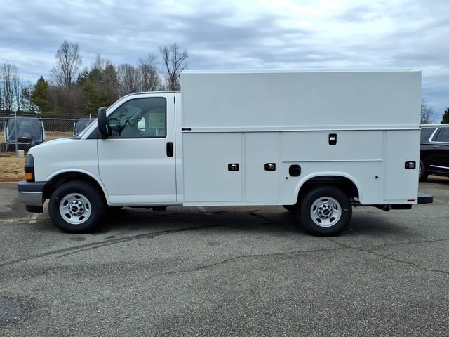 New 2025 GMC Savana 3500 w/ Power Convenience Package RWD image 28