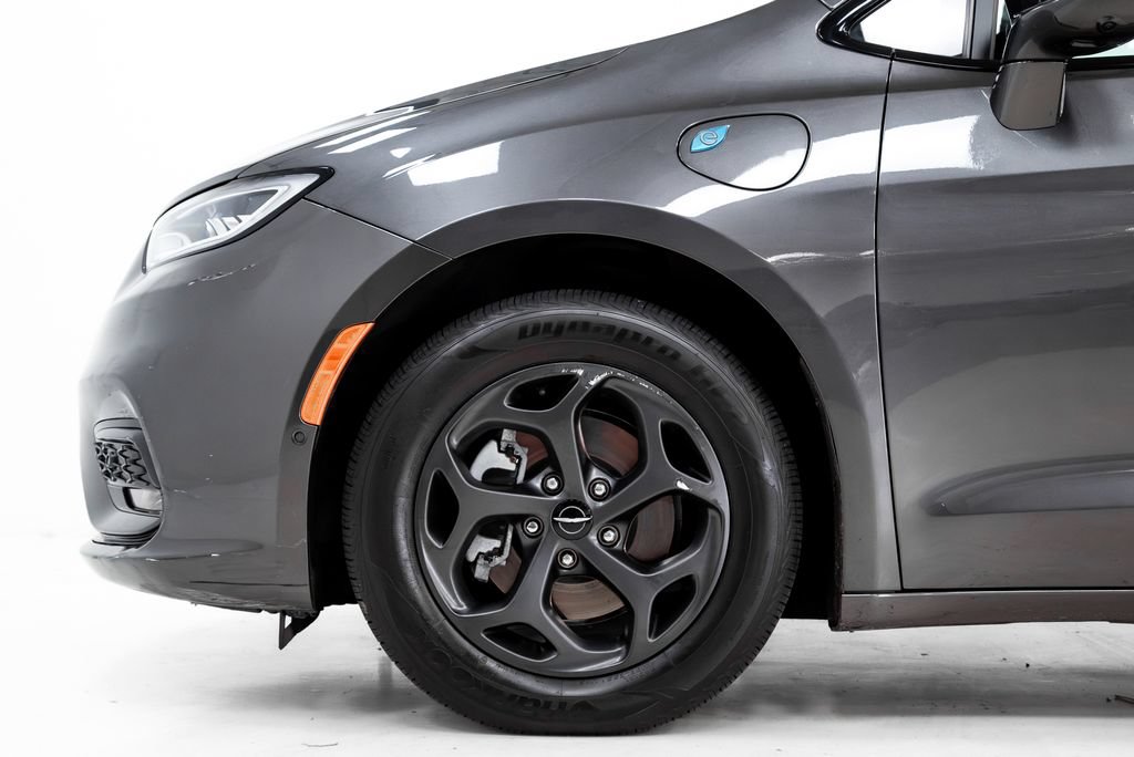Used 2022 Chrysler Pacifica Limited w/ S Appearance Package FWD image 30