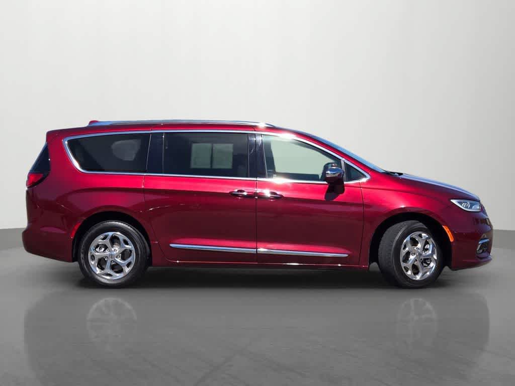 Used 2021 Chrysler Pacifica Limited w/ Premium & Safety Sphere Group AWD/4WD image 7