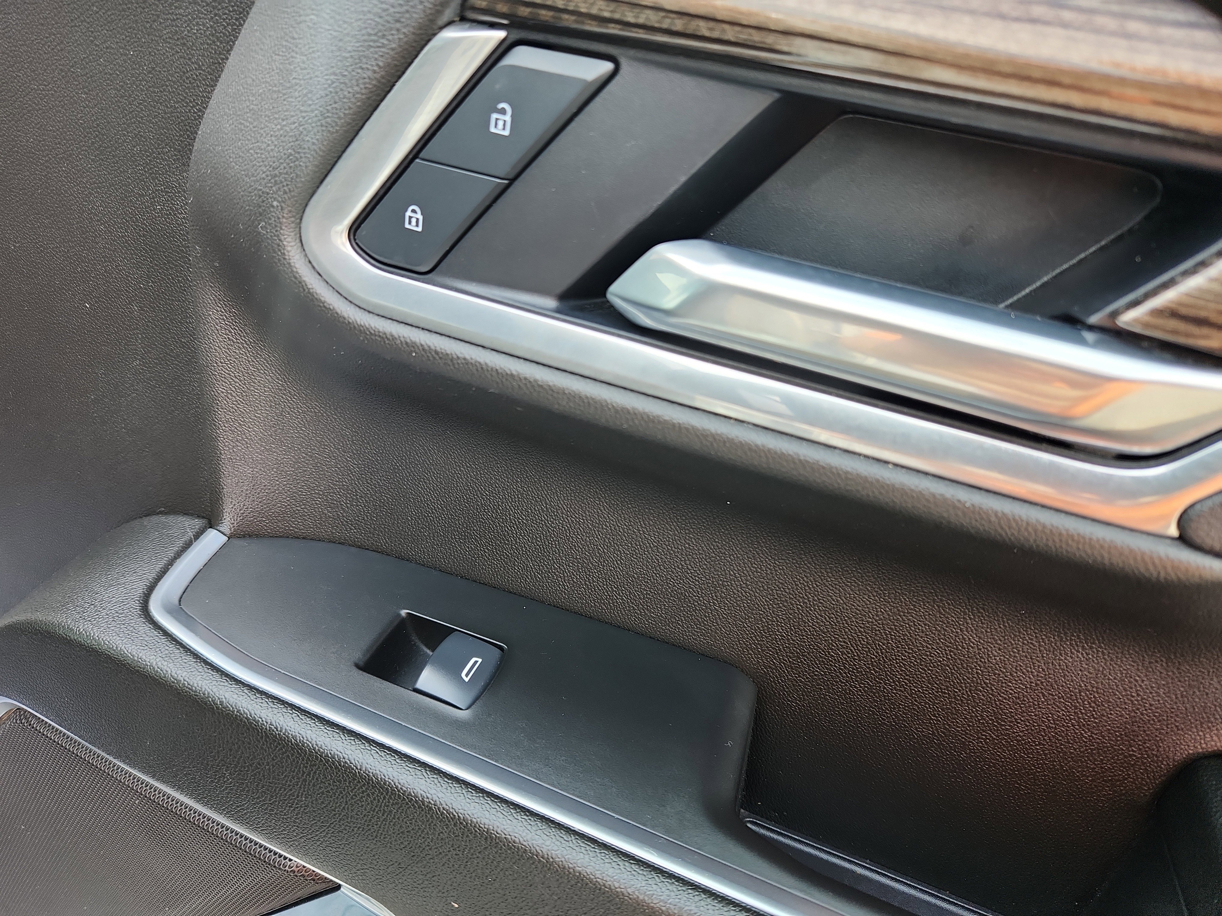 Used 2025 Chevrolet Silverado 1500 LT image 47