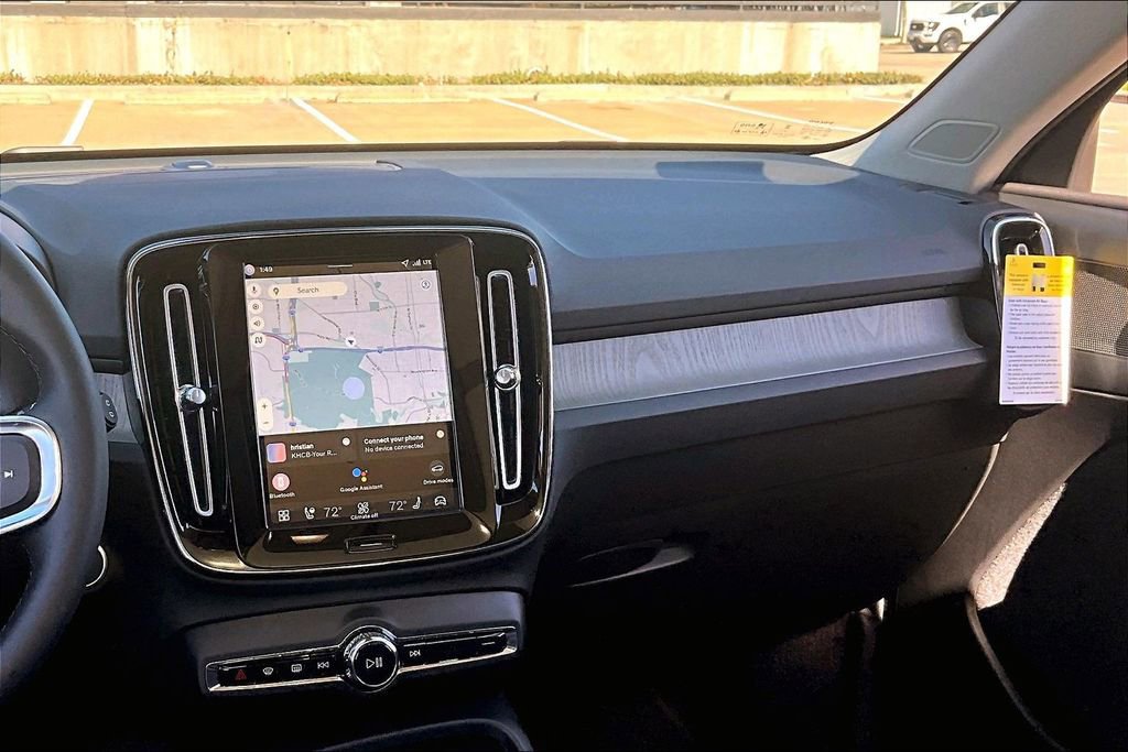 New 2026 Volvo XC40 B4 Core image 28