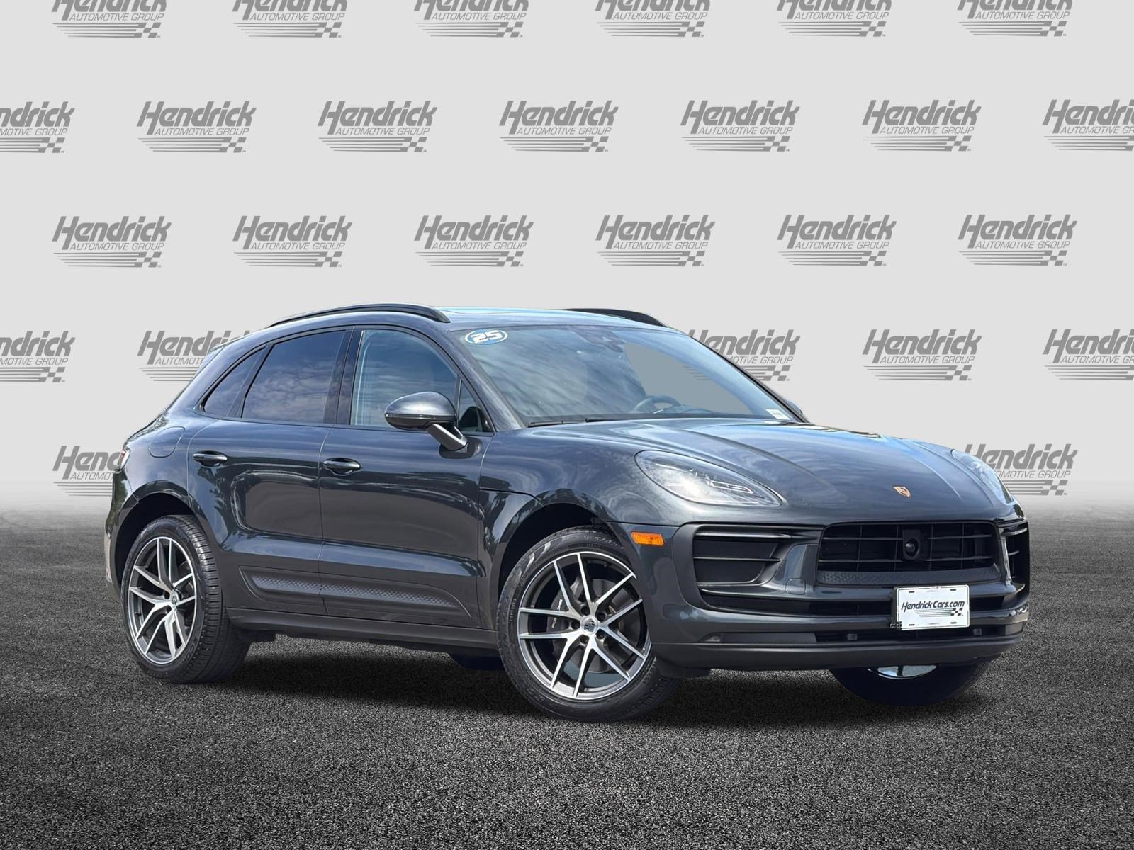 Used 2025 Porsche Macan video 2