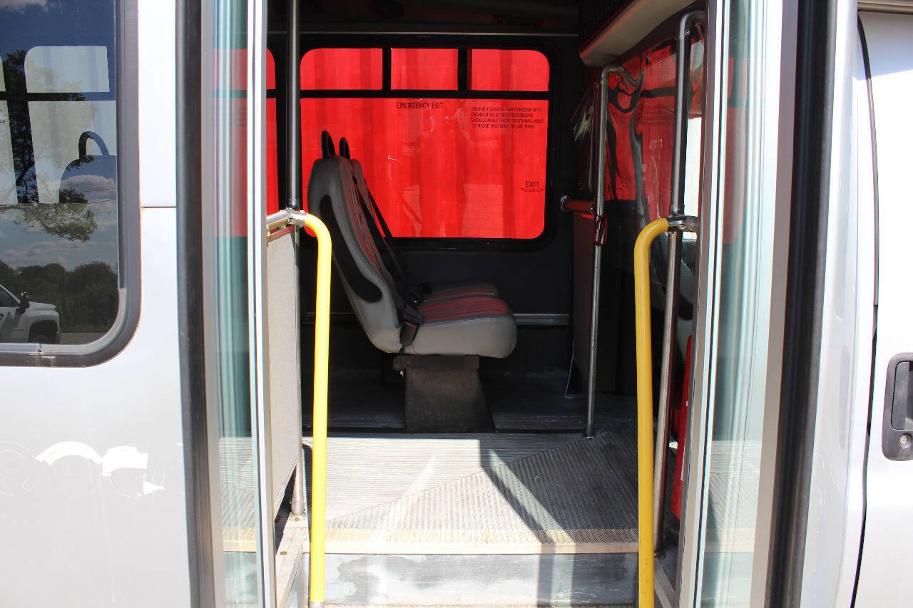 Used 2012 Chevrolet Express 3500 w/ Shuttle Bus Package RWD image 21