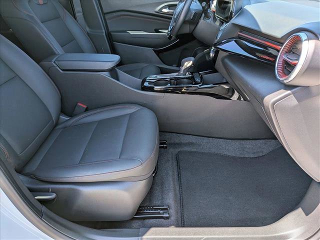 Used 2025 Chevrolet Trax RS w/ Driver Confidence Package image 20