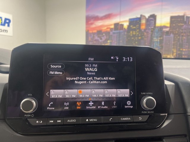 Used 2023 Nissan Pathfinder S image 15