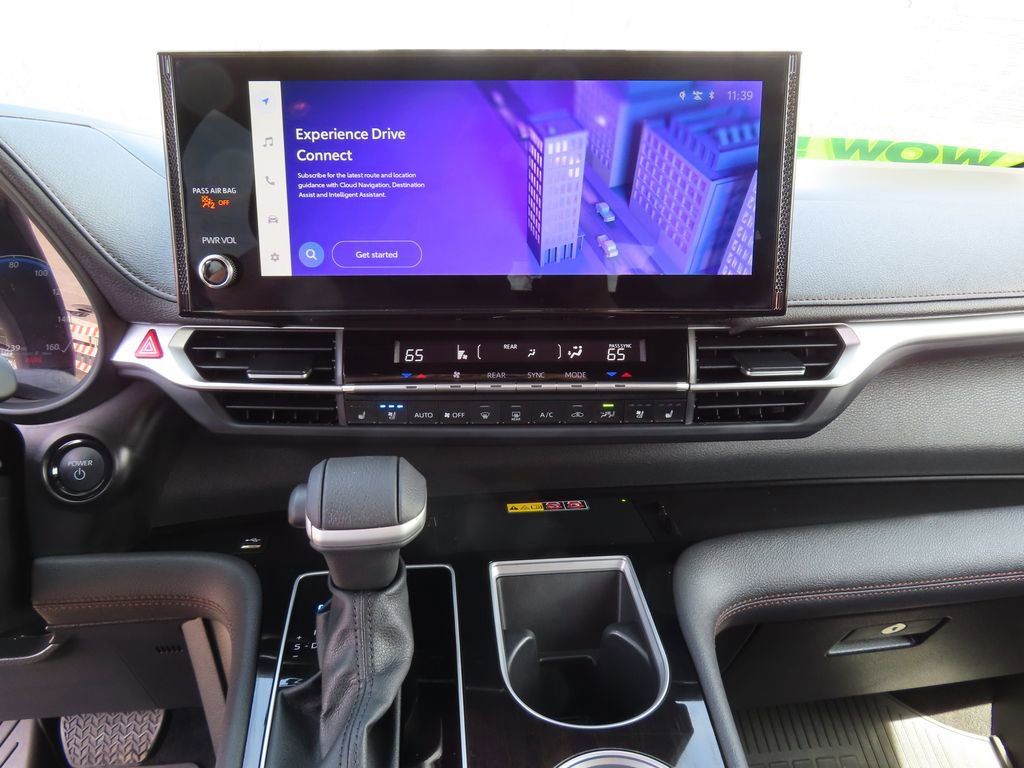 Used 2025 Toyota Sienna Platinum AWD/4WD image 22