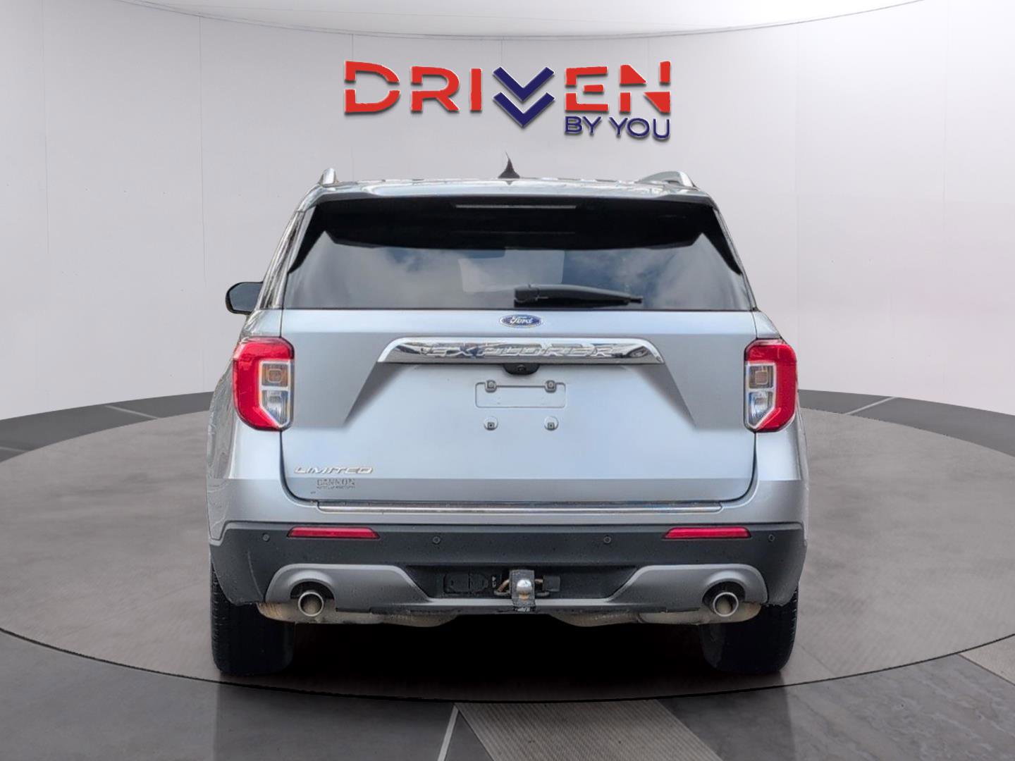 Used 2023 Ford Explorer Limited w/ Limited Technology Package image 4